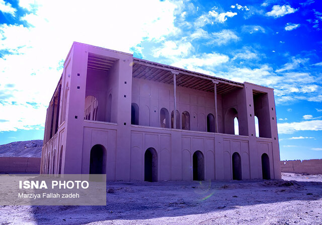 تخلفات محدوده کوشک عزت آباد ابرکوه پیگیری میشود