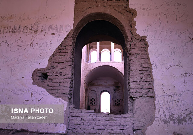 تخلفات محدوده کوشک عزت آباد ابرکوه پیگیری میشود