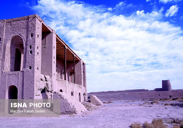 تخلفات محدوده کوشک عزت آباد ابرکوه پیگیری میشود