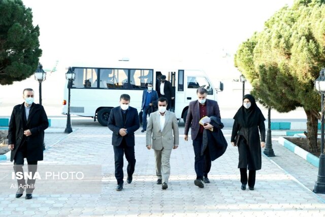 بهرهبرداری معادن و ایجاد صنایع با لحاظ ارزشهای بیولوژیکی باشد