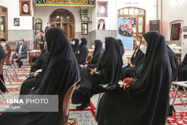 رسانهها، زیباییهای اسلام، انقلاب و هویت اجتماعی را نشان دهند