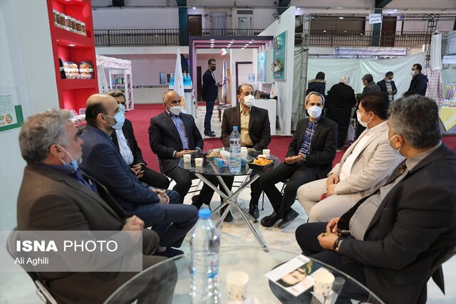 نمایشگاه دستاوردهای انقلاب اسلامی در یزد از دریچه دوربین 