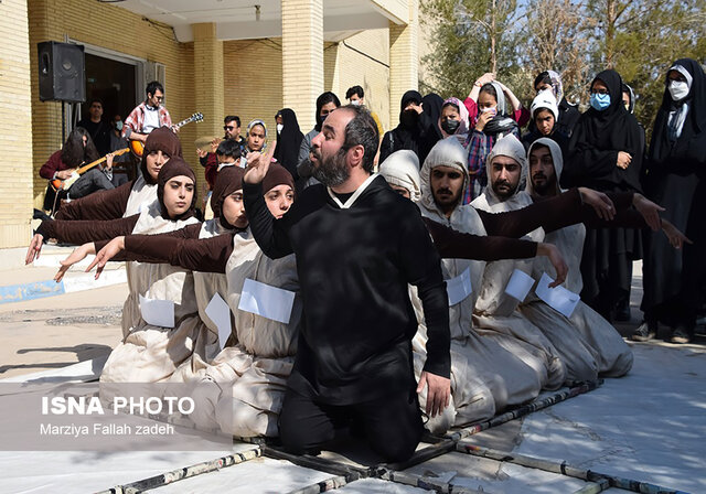 جهانی شدن ابرکوه تنها از مسیر فرهنگ و هنر و رسانه میسر است