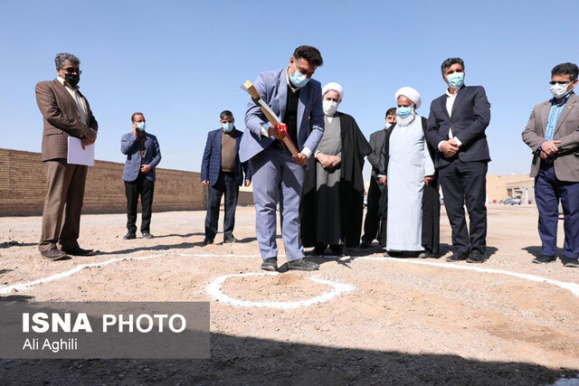 طرحهای مسکن روستایی بنیاد مسکن استان یزد اقتتاح و کلنگ زنی شد