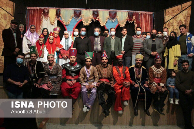 قصه باغ زالزالک در مهریز به روی صحنه رفت