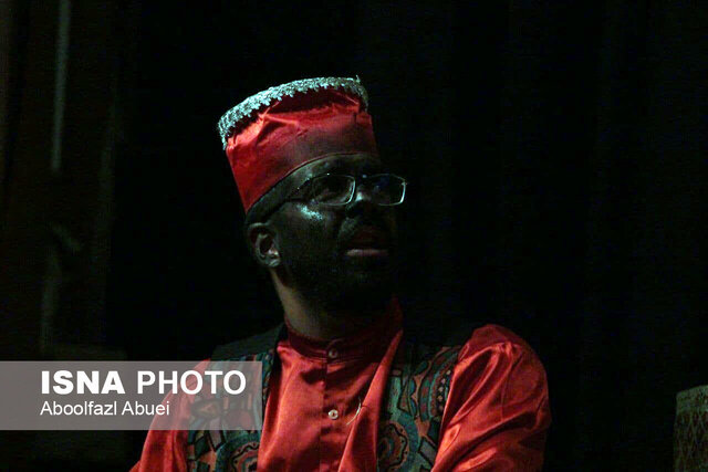 قصه باغ زالزالک در مهریز به روی صحنه رفت