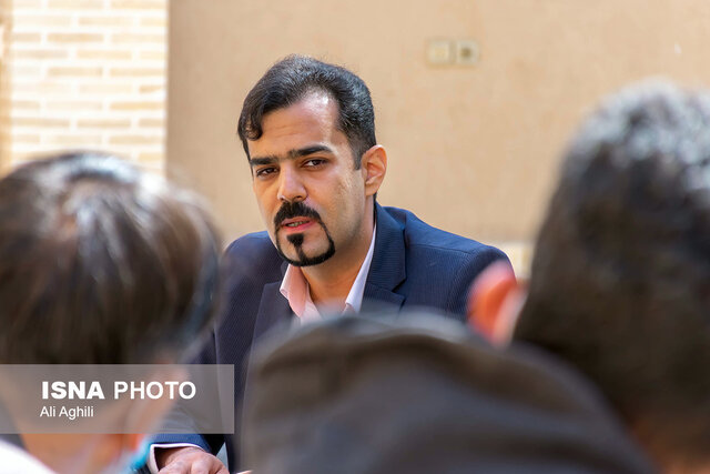 تهیه بزرگترین حلواارده ایران در اردکان همزمان با جشنواره فراوردههای کنجدی