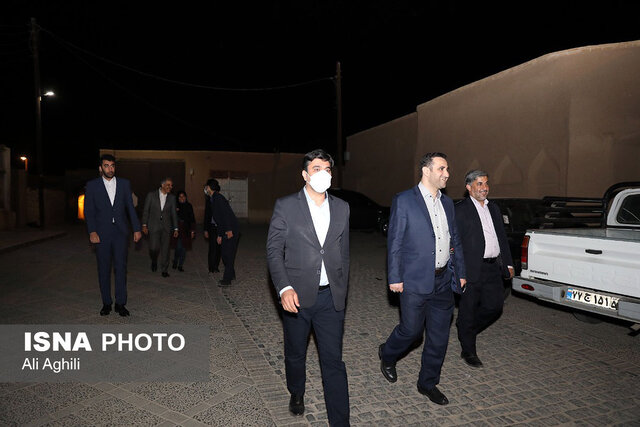 بافتگری شبانهی معاون گردشگری کشور در یزد