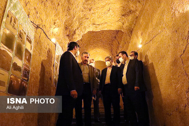 بافتگری شبانهی معاون گردشگری کشور در یزد