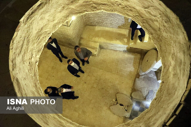 بافتگری شبانهی معاون گردشگری کشور در یزد