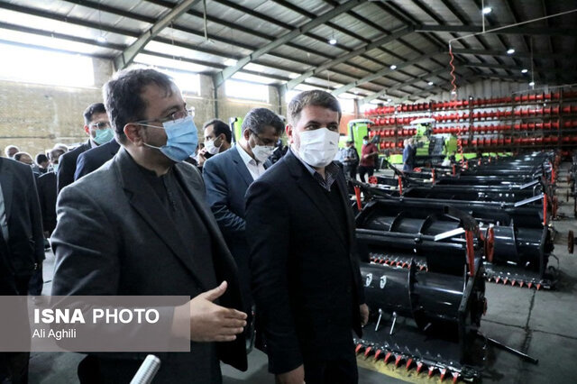 بهره برداری از خط تولید دستگاه کمباین برداشت برنج در یزد