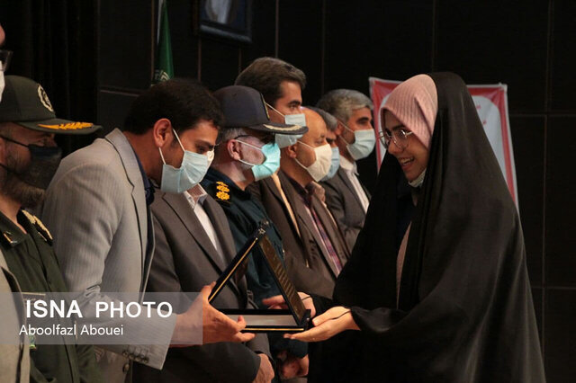 نخبگان مهریز تجلیل شدند