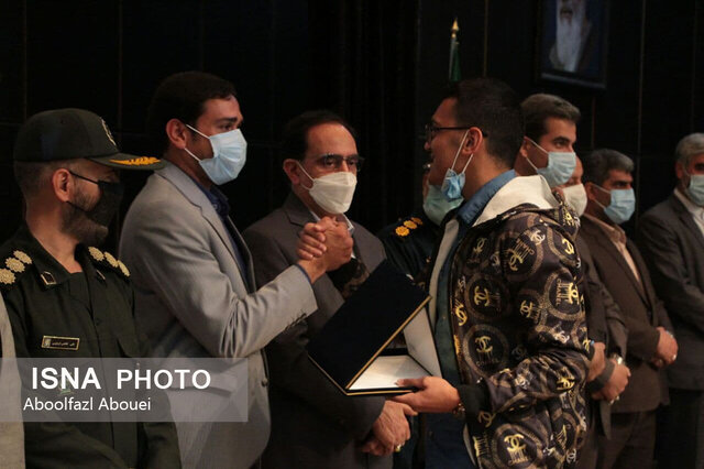 نخبگان مهریز تجلیل شدند