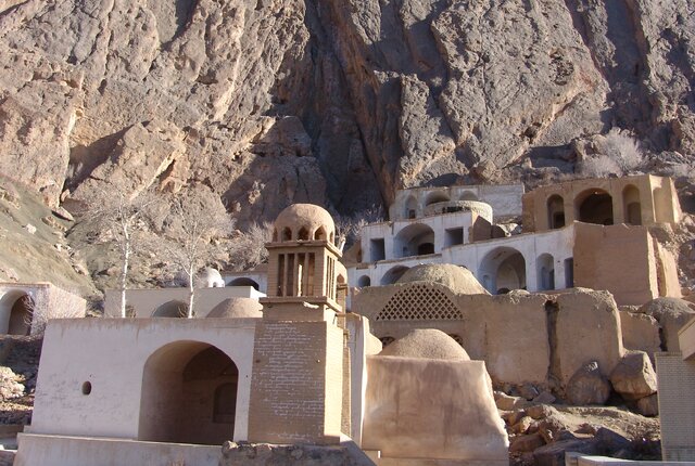 سیر تحول و دورههای معماری در باغشهر تاریخی استان یزد