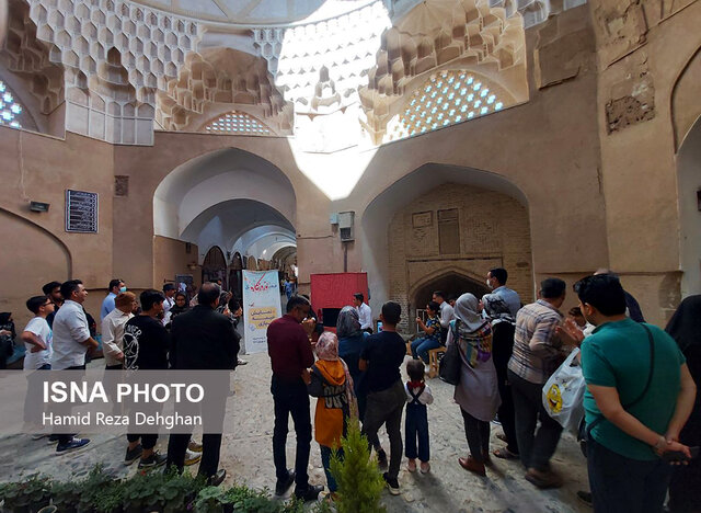 آموزش شهروندی با خمیه شببازی نوروزگاهی یزد