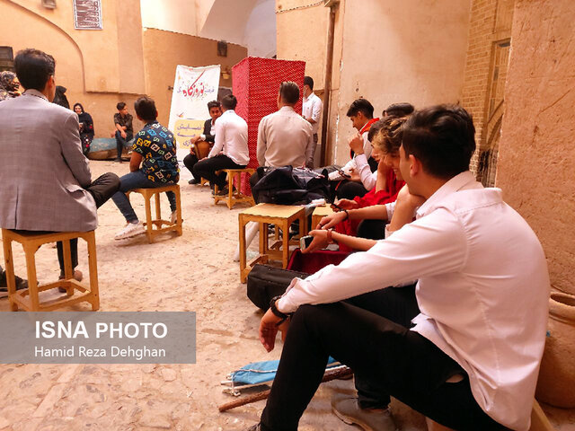 آموزش شهروندی با خمیه شببازی نوروزگاهی یزد