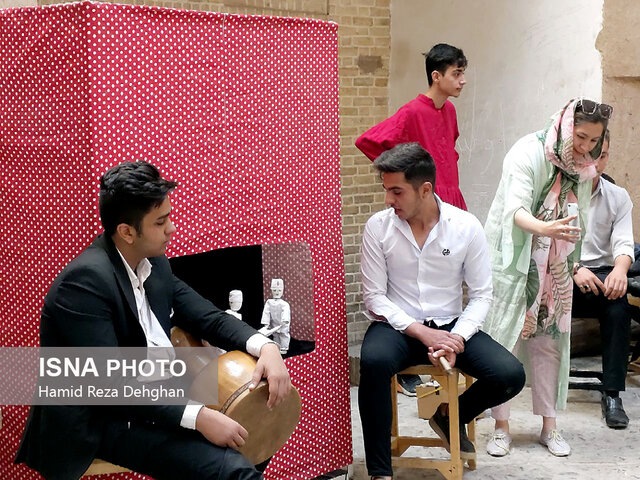 آموزش شهروندی با خمیه شببازی نوروزگاهی یزد