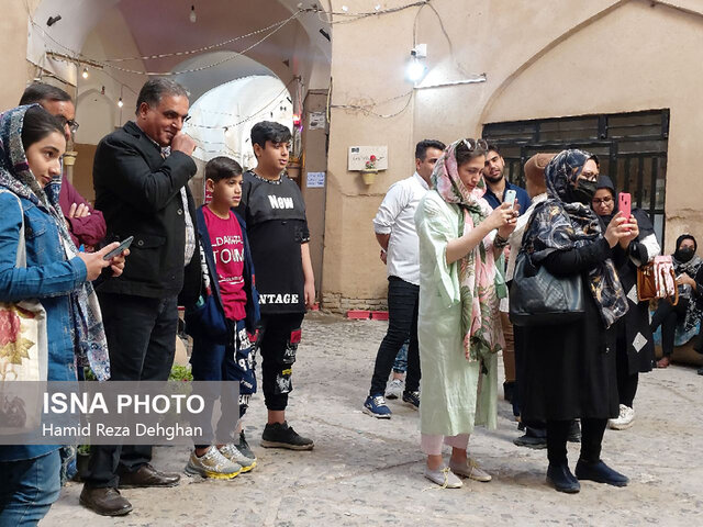 آموزش شهروندی با خمیه شببازی نوروزگاهی یزد