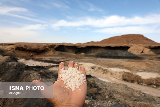 جاذبهای ناشناخته با چشمانداز دریاچه ارومیه در دل کویر اردکان