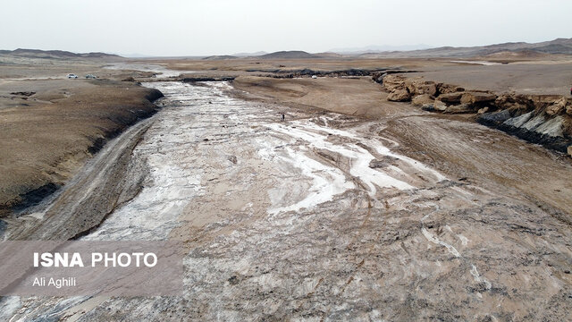 جاذبهای ناشناخته با چشمانداز دریاچه ارومیه در دل کویر اردکان