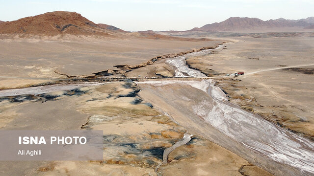 جاذبهای ناشناخته با چشمانداز دریاچه ارومیه در دل کویر اردکان