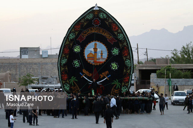 آیین نخلبرداری در مهریز بمناسبت شهادت حضرت علی(ع)