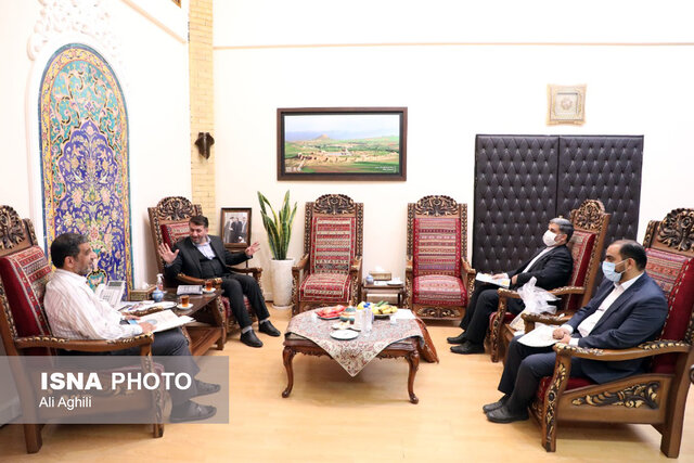 پیگیری و رفع موانع سرمایهگذاری برای توسعه زیرساختهای گردشگری یزد