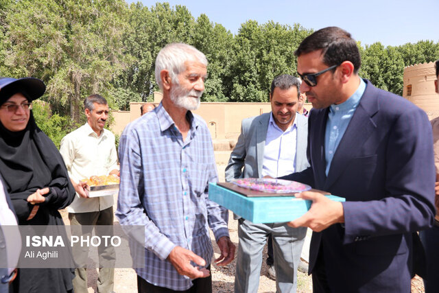 برگزاری کارگاه چینه در باغ جهانی پهلوانپور باغشهر تاریخی مهریز