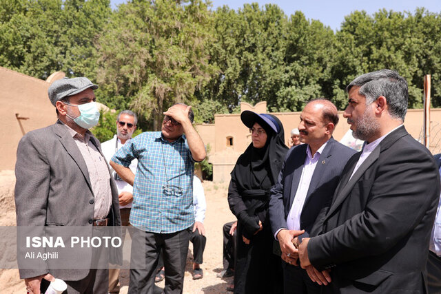 برگزاری کارگاه چینه در باغ جهانی پهلوان‌پور باغشهر تاریخی مهریز