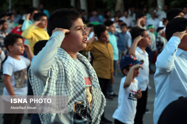 سرود «سلام فرمانده» در مهریز اجرا شد