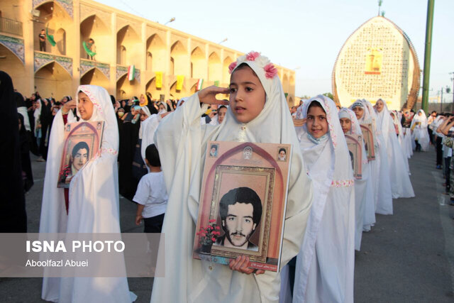 سرود «سلام فرمانده» در مهریز اجرا شد