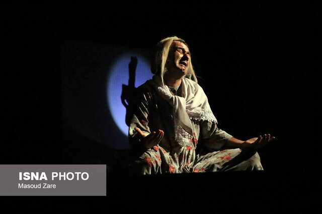 اجرای تئاتر شاد «آقا دلبر» در تالار هنر یزد