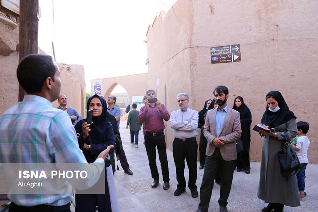فم تور خبرنگاران در بافت تاریخی یزد