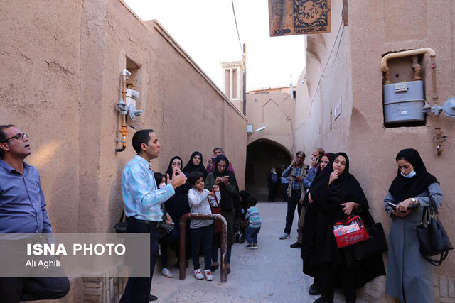 فم تور خبرنگاران در بافت تاریخی یزد