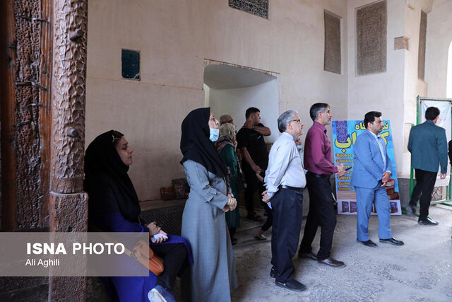 فم تور خبرنگاران در بافت تاریخی یزد