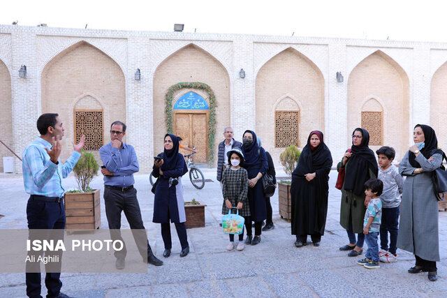 فم تور خبرنگاران در بافت تاریخی یزد