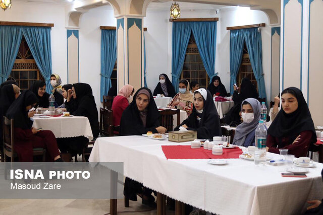 اصالت از ویژگیهای دختران یزدی است