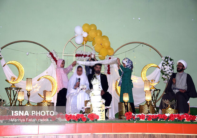 آبشار عاطفههای ابرکوه برای ۸ زوج نیازمند