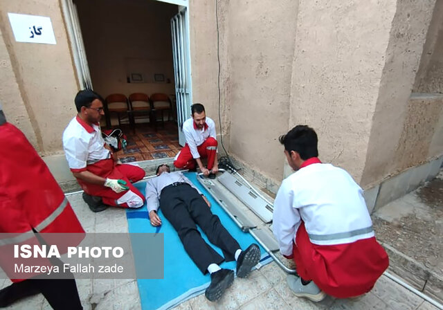 برگزاری مانور امداد و نجات با شبیهسازی حادثه متروپل آبادان در ابرکوه