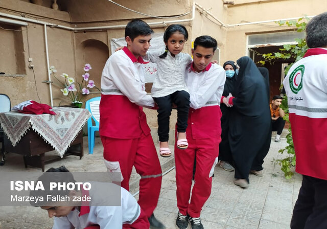 برگزاری مانور امداد و نجات با شبیه‌سازی حادثه متروپل آبادان در ابرکوه