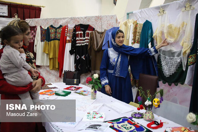 نمایشگاه توانمندیهای جامعه مهاجرین و پناهندگان یزد