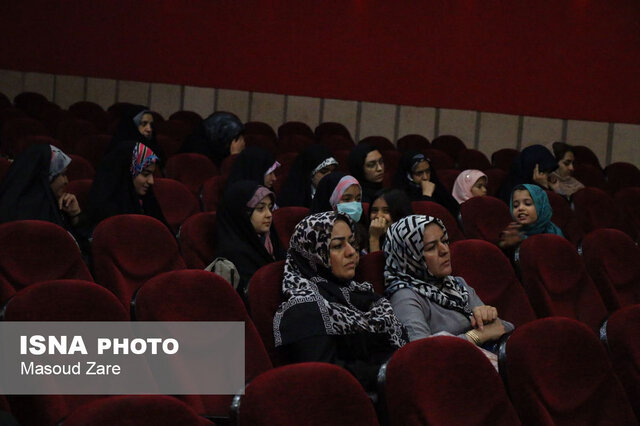 «علفزار» در یزد اکران و نقد شد