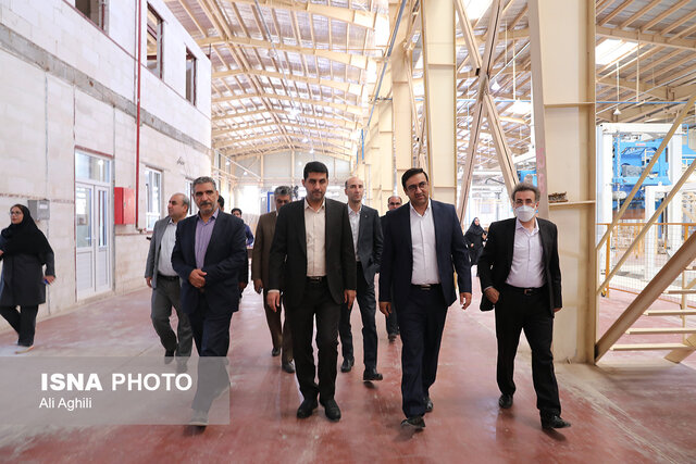 افتتاح یک واحد صنعتی یزد در ارتباط ویدئوکنفرانسی با رئیس جمهور