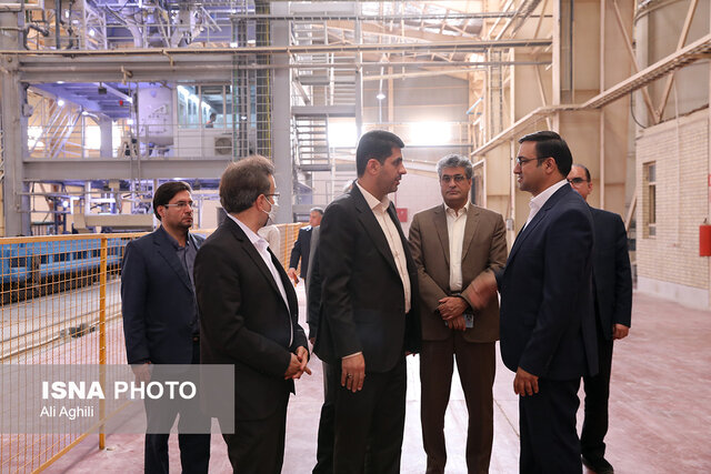 افتتاح یک واحد صنعتی یزد در ارتباط ویدئوکنفرانسی با رئیس جمهور