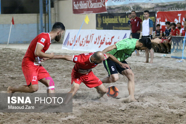 گلساپوش یزد همچنان با اقتدار در صدر جدول