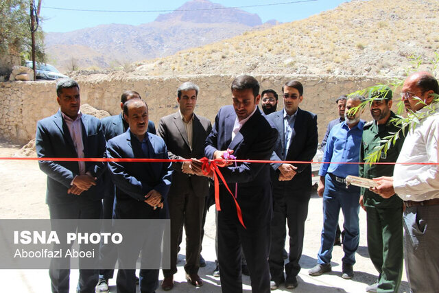 طرحهای عمرانی و اقتصادی مهریز افتتاح شد