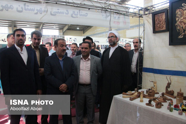 برپایی نمایشگاه آوای خـدمـت در مهـریــز همزمان با هفته دولت