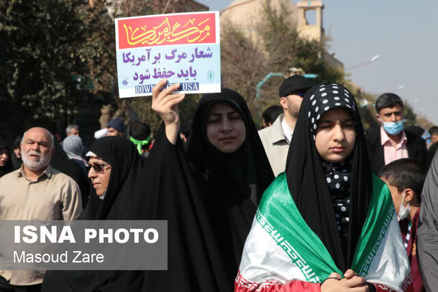 طنین استکبارستیزی مردم دارلعباده یزد در راهپیمایی ۱۳ آبان