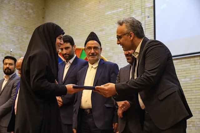 بازگشایی کتابخانه شهدای شاهدیه یزد با ظاهری جدید