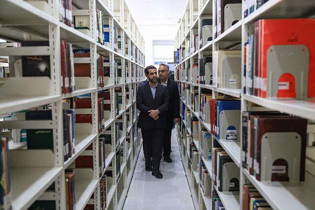 بازگشایی کتابخانه شهدای شاهدیه یزد با ظاهری جدید